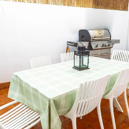 Дом отдыха Casa Magnifica A Pocos Metros De La Playa Con A/c Поланко
